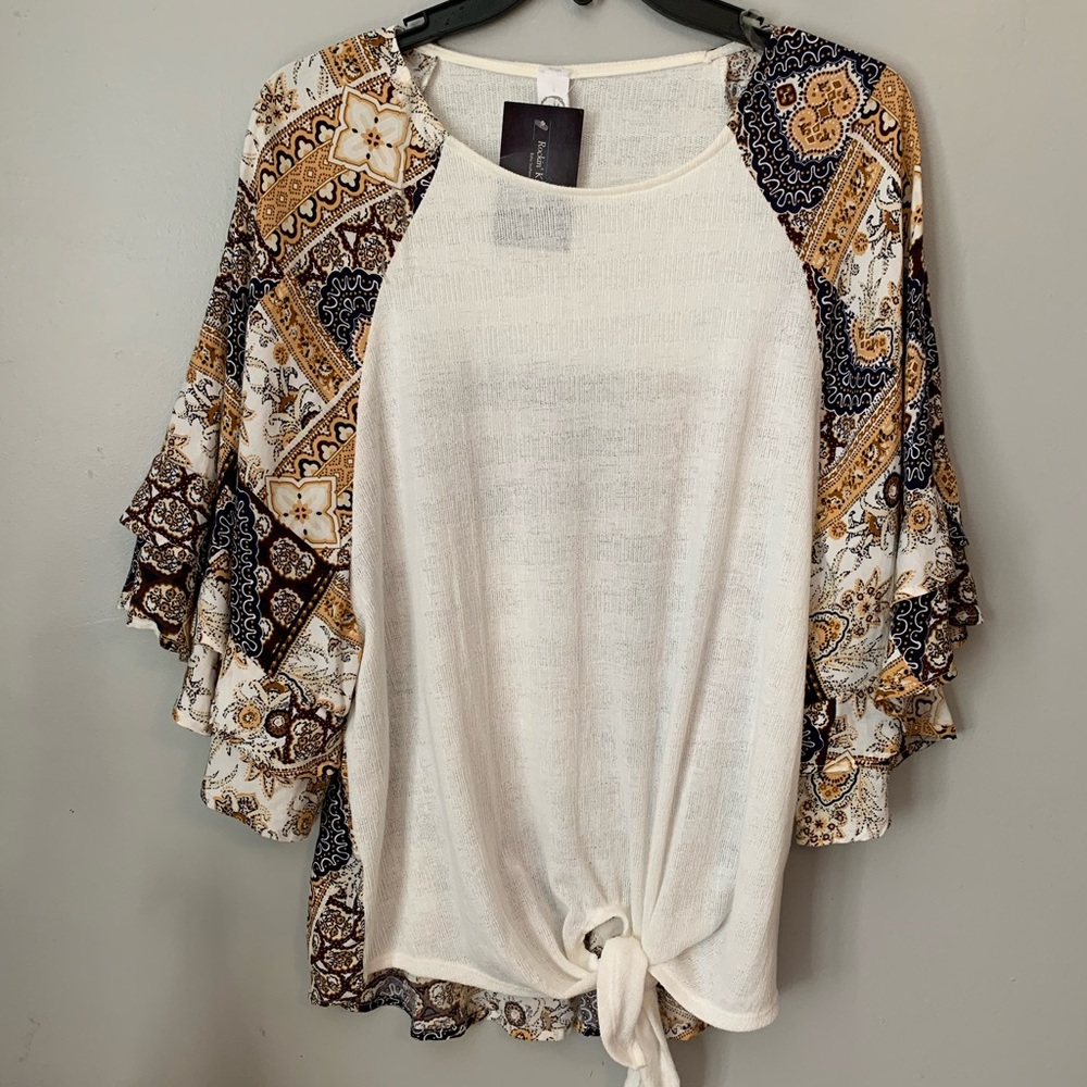 Flowy sleeved top